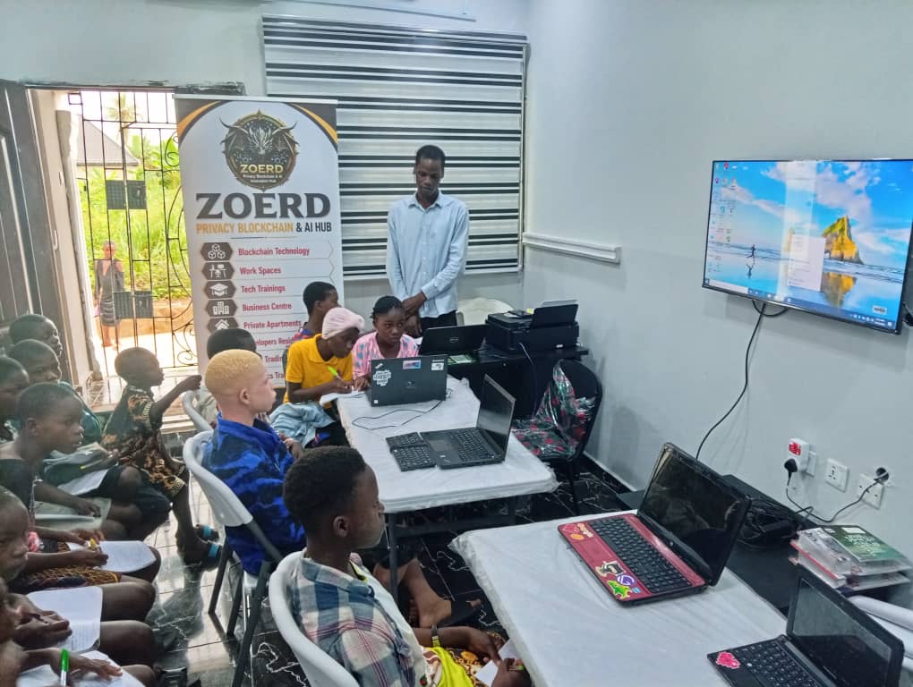 An instructor leading a full classroom session at the ZOERD hub